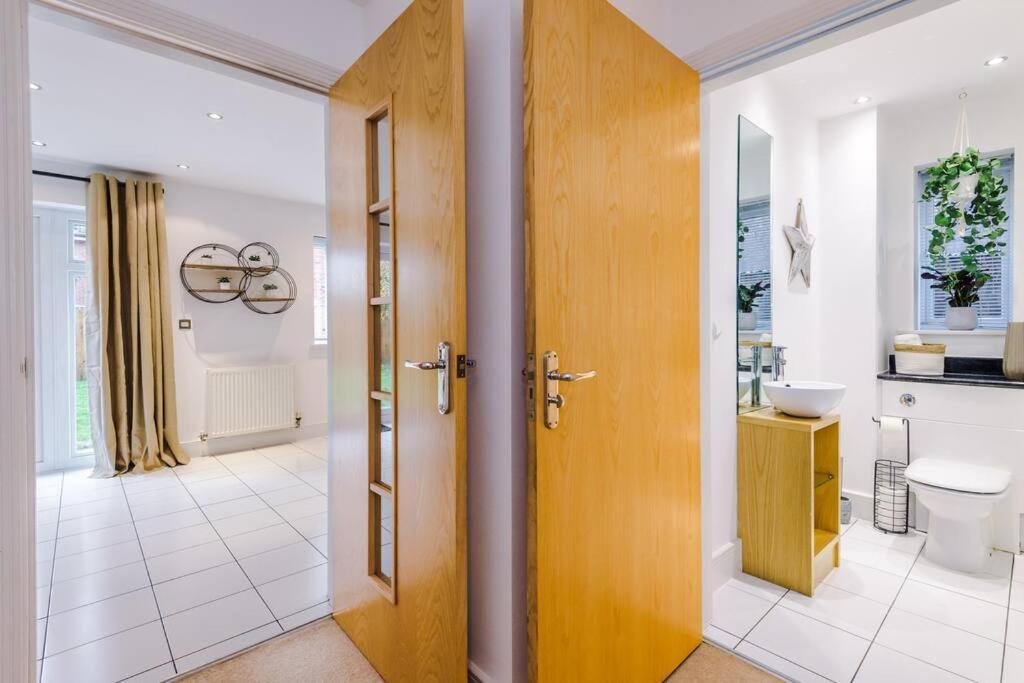 Luxurious Cosy 4Br Home Cheshire Saughall ภายนอก รูปภาพ